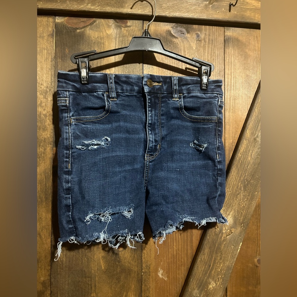 American Eagle Curvy Super High Rise Cut Off Shorts, size 4, smoke free home